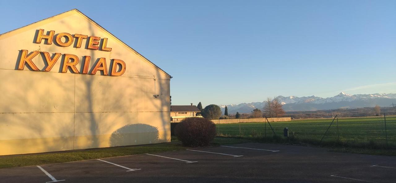 Kyriad Tarbes Odos Exteriör bild