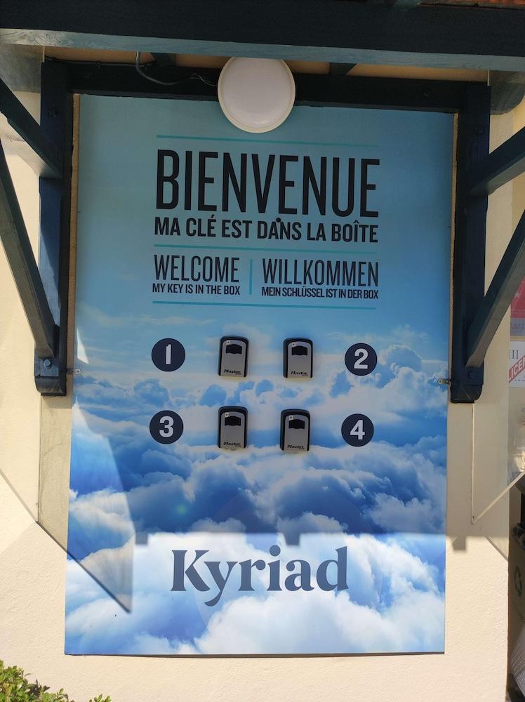 Kyriad Tarbes Odos Exteriör bild